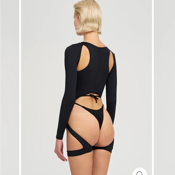 Iamnotbasic Infinity Bodysuit - Picture 2 of 4